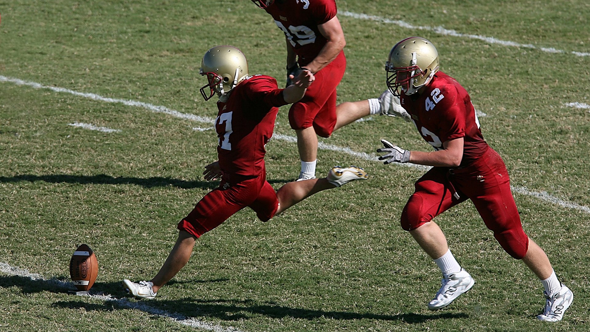 爱游戏下载-赛季最激烈的对决之一，谁主沉浮？